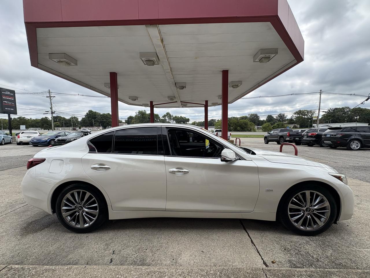 Infiniti Q50 3.0t LUXE 2018