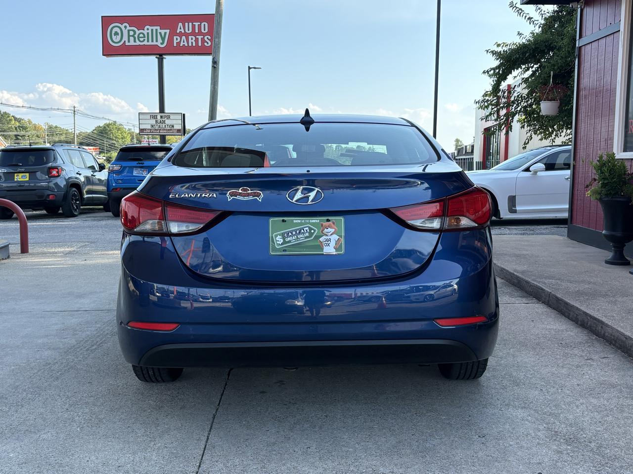 Hyundai Elantra SE 6AT 2015