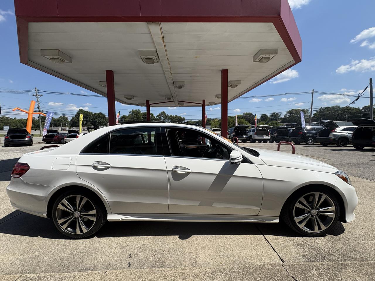 Mercedes-Benz E-Class photo 6