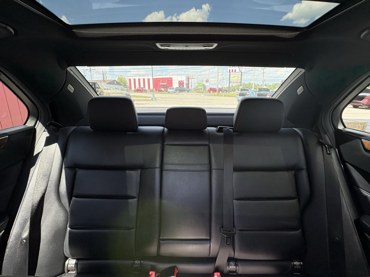 Mercedes-Benz E-Class photo 10
