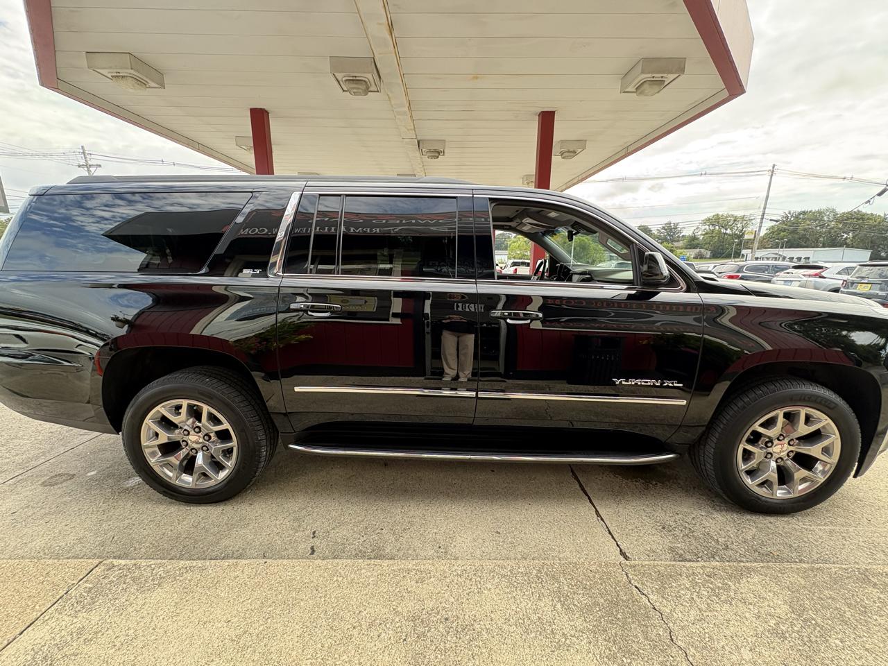 GMC Yukon XL photo 5
