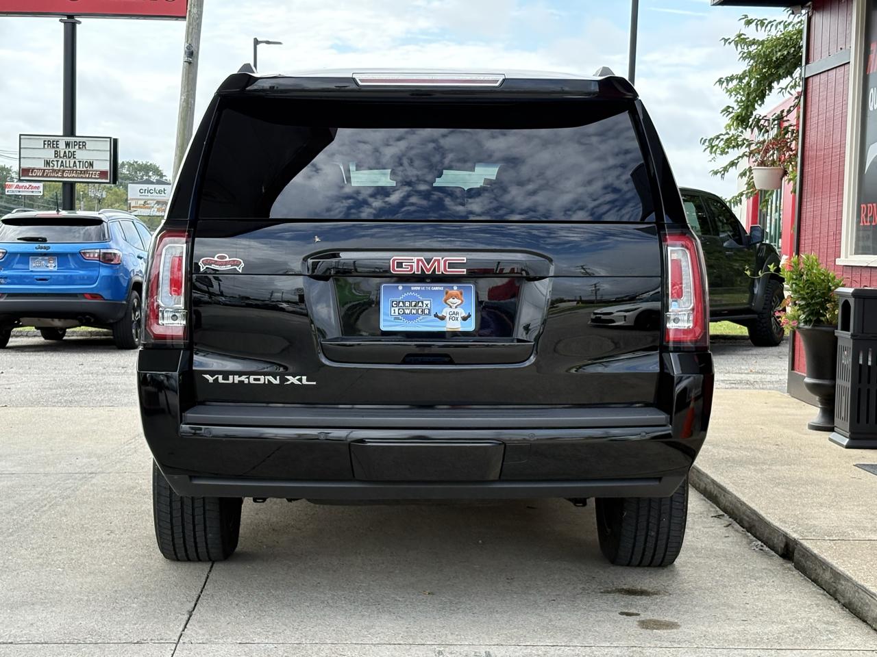 GMC Yukon XL photo 6
