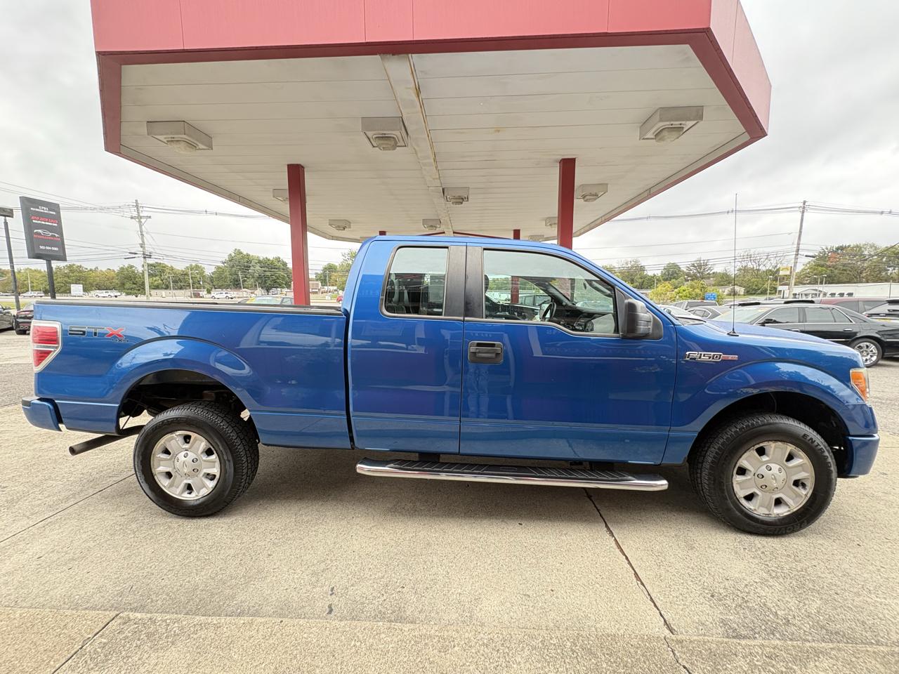 Ford F-150 XL SuperCab 8-ft. Bed 4WD 2012