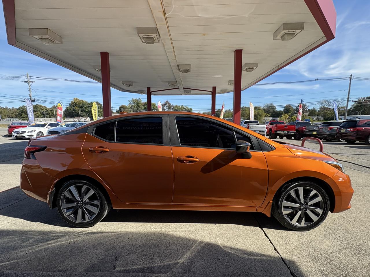 Nissan Versa SR 2021