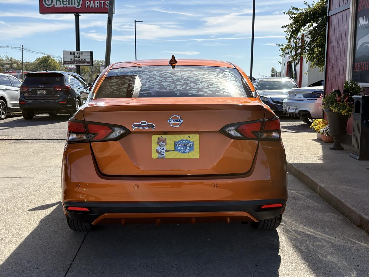 Nissan Versa SR 2021