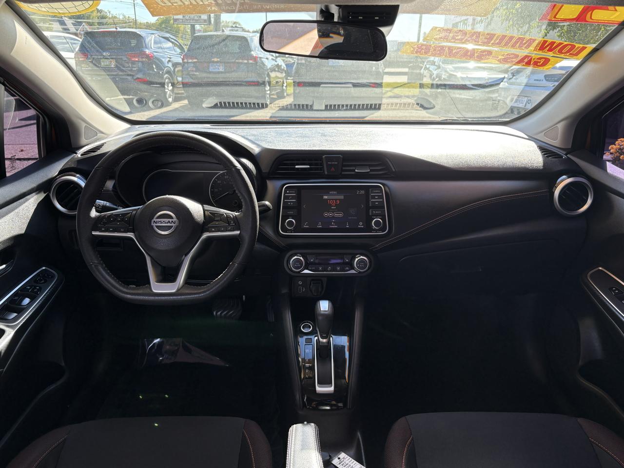 Nissan Versa SR 2021