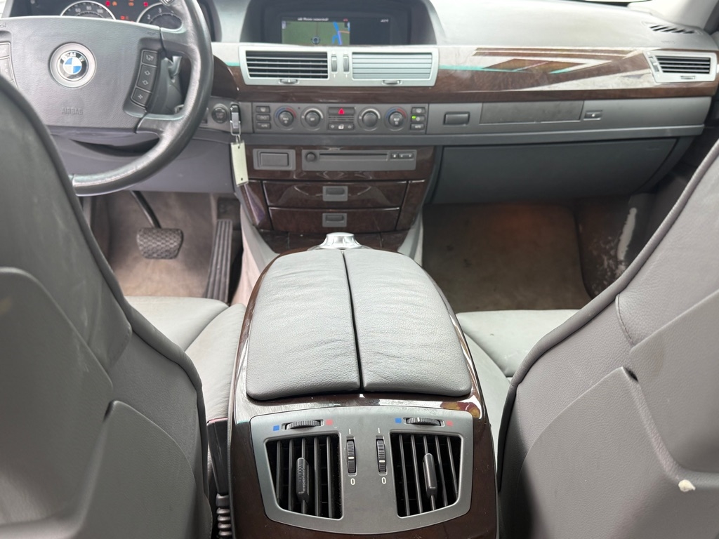 BMW 7-Series  2004