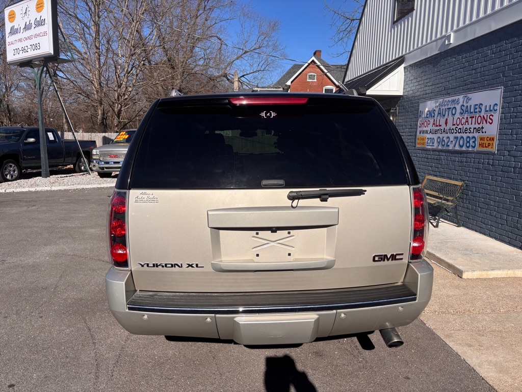 GMC Yukon Denali  2013