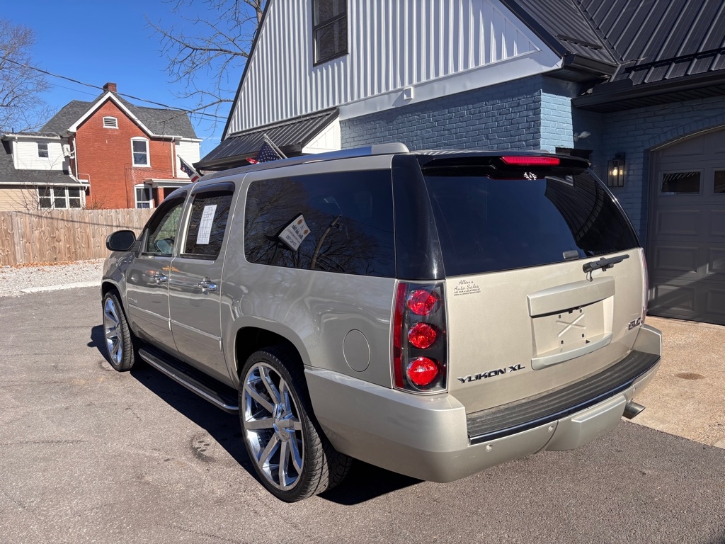 GMC Yukon Denali  2013