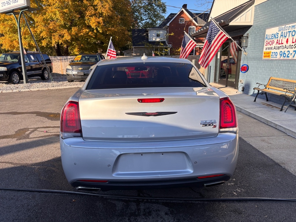 Chrysler 300 S V6 RWD 2021