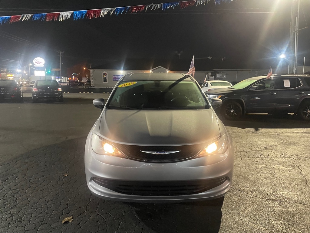 Chrysler Pacifica LX 2018