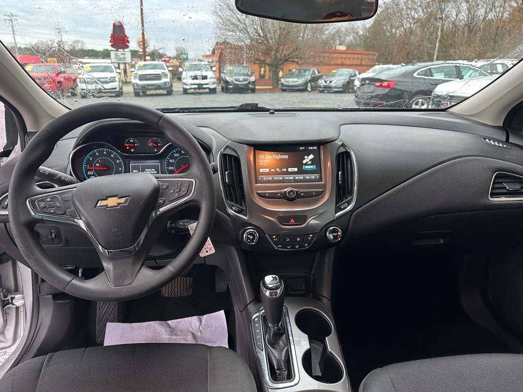 Chevrolet Cruze LT Auto Hatchback 2017