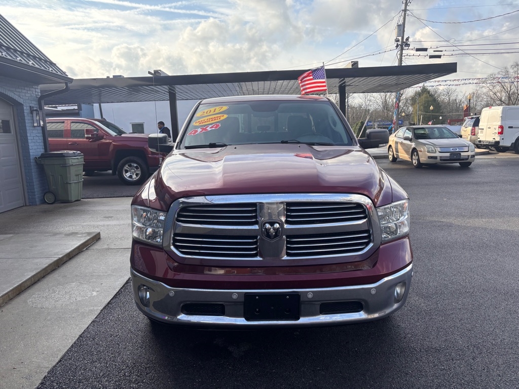 RAM 1500 SLT Crew Cab SWB 4WD 2017