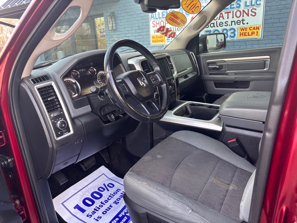 RAM 1500 SLT Crew Cab SWB 4WD 2017