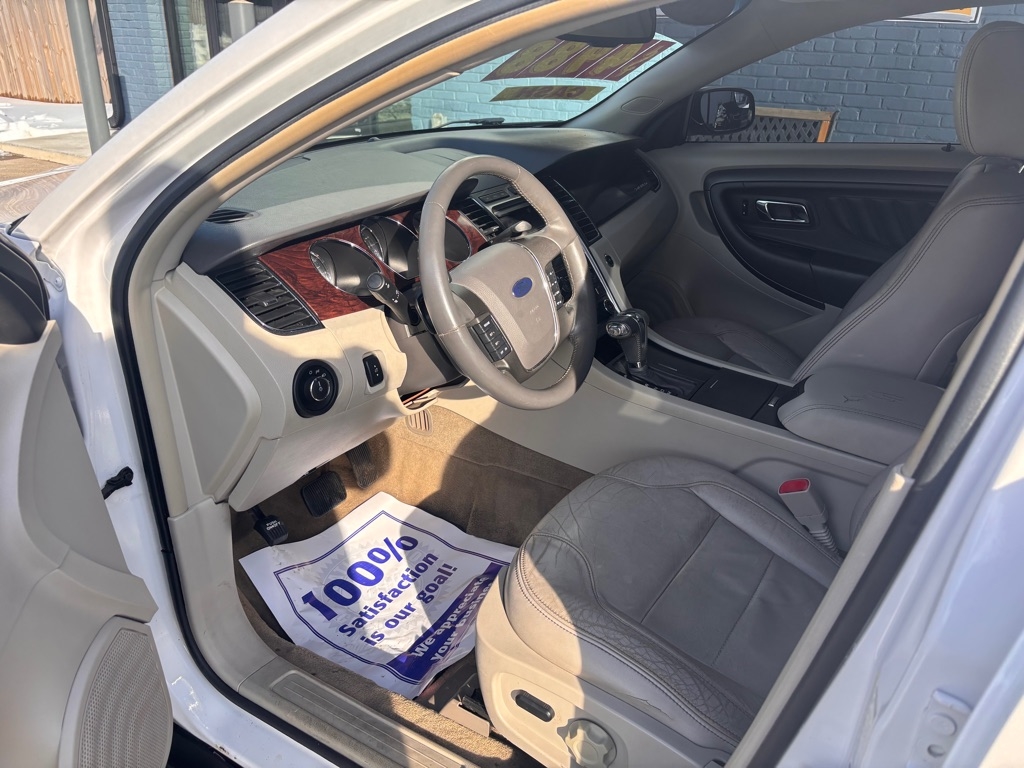 Ford Taurus SEL FWD 2012