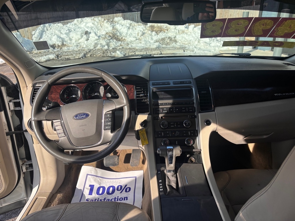 Ford Taurus SEL FWD 2012