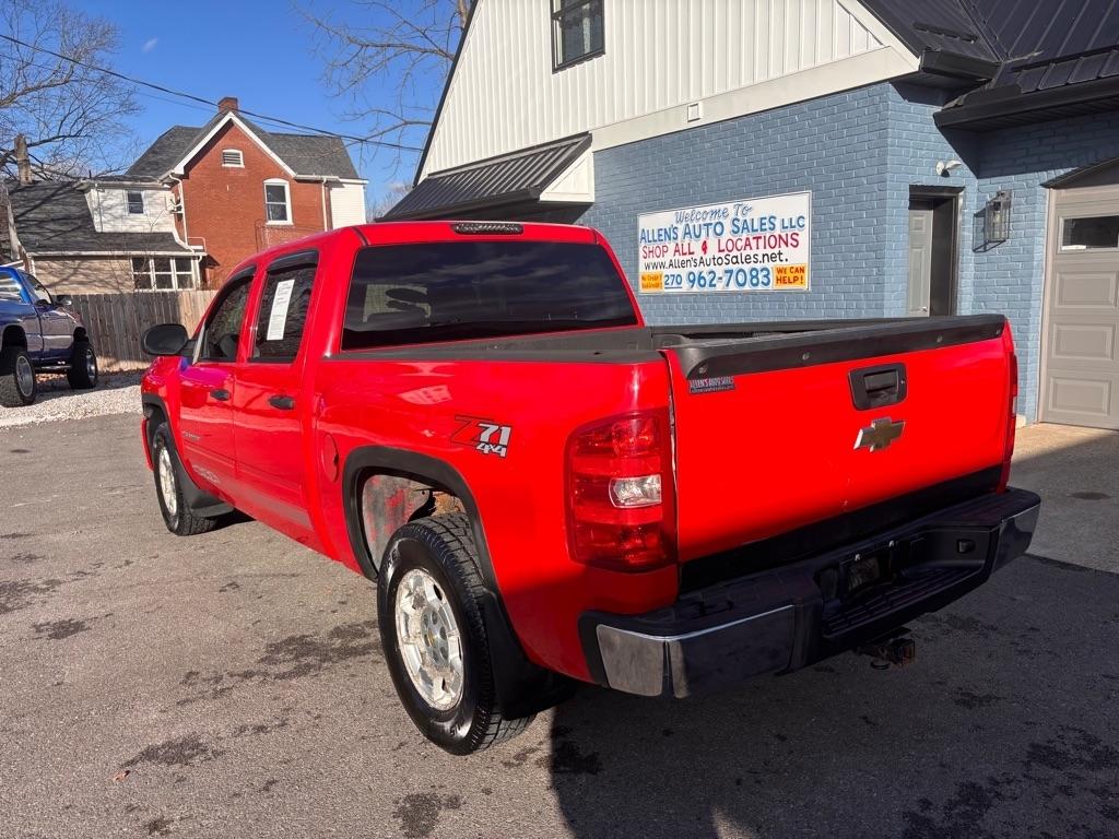 Chevrolet Silverado 1500 LT Crew Cab 4WD 2011