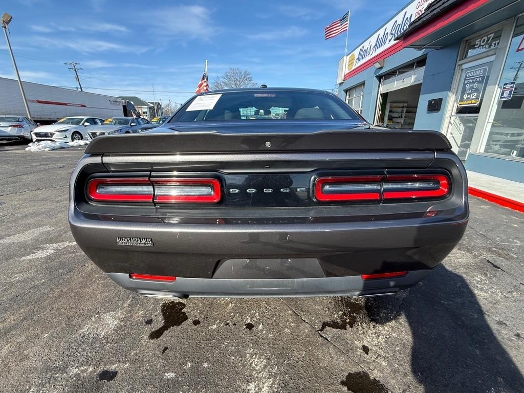 Dodge Challenger SXT 2020
