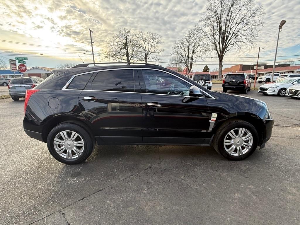 Cadillac SRX Base 2010