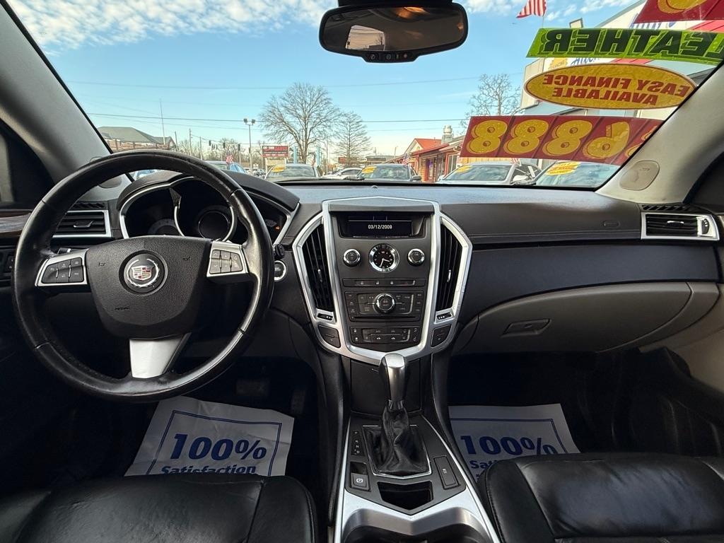 Cadillac SRX Base 2010