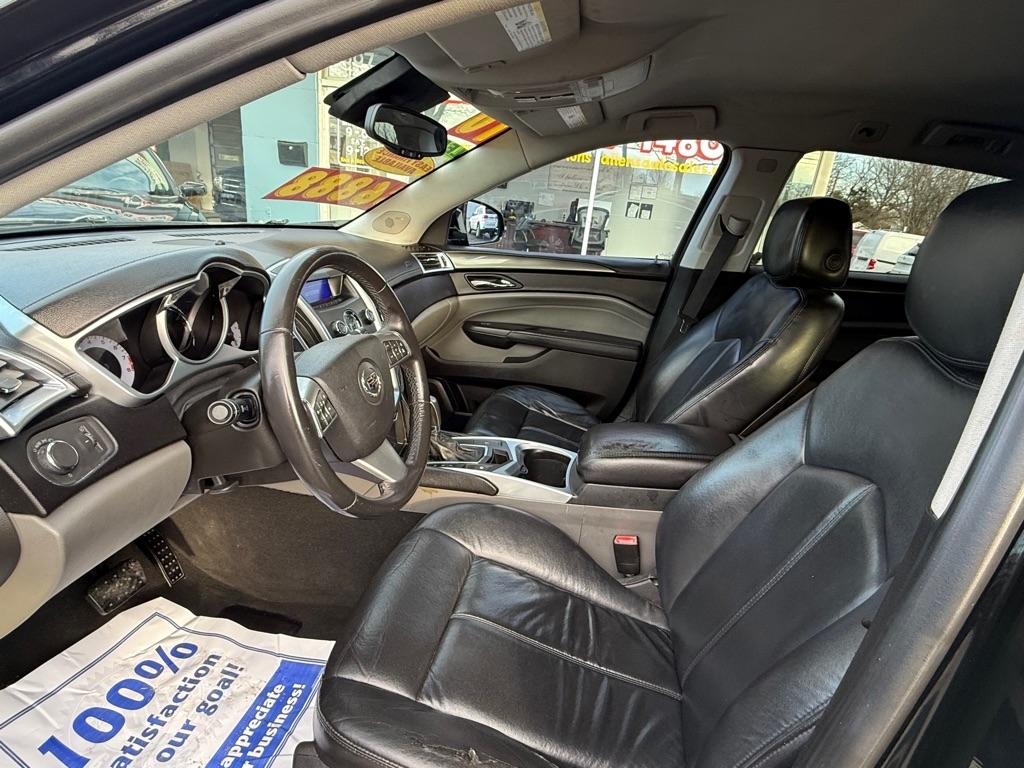 Cadillac SRX Base 2010