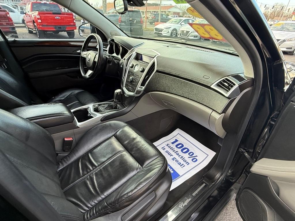 Cadillac SRX Base 2010