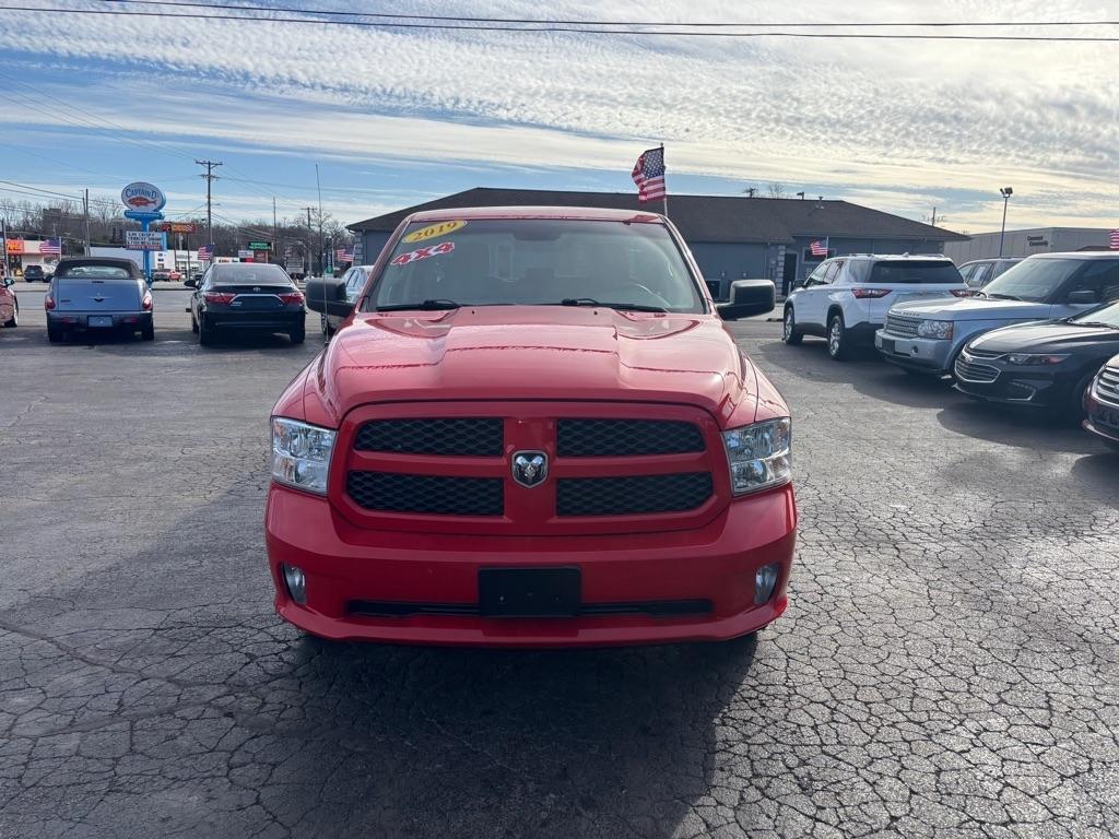 RAM 1500 Classic Tradesman Quad Cab 4WD 2019