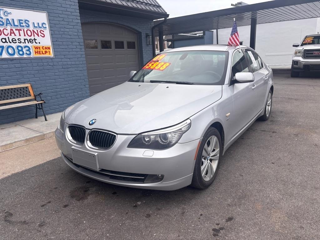 BMW 5-Series 528xi 2009