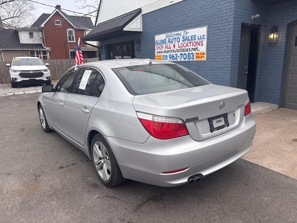 BMW 5-Series 528xi 2009
