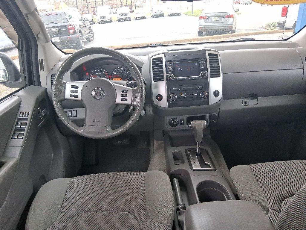 Nissan Frontier S Crew Cab 6MT 4WD 2015