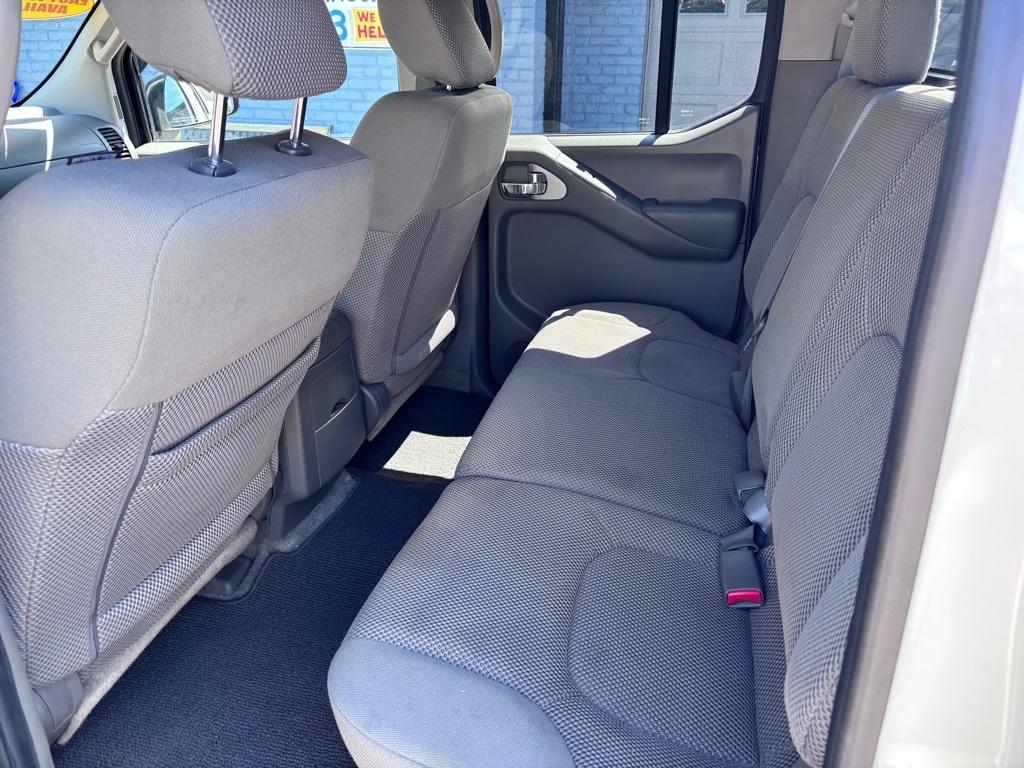 Nissan Frontier SV Crew Cab 4X4 V6 2015