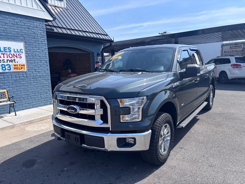 Ford F-150 XLT SuperCrew Short Box 4WD 2015