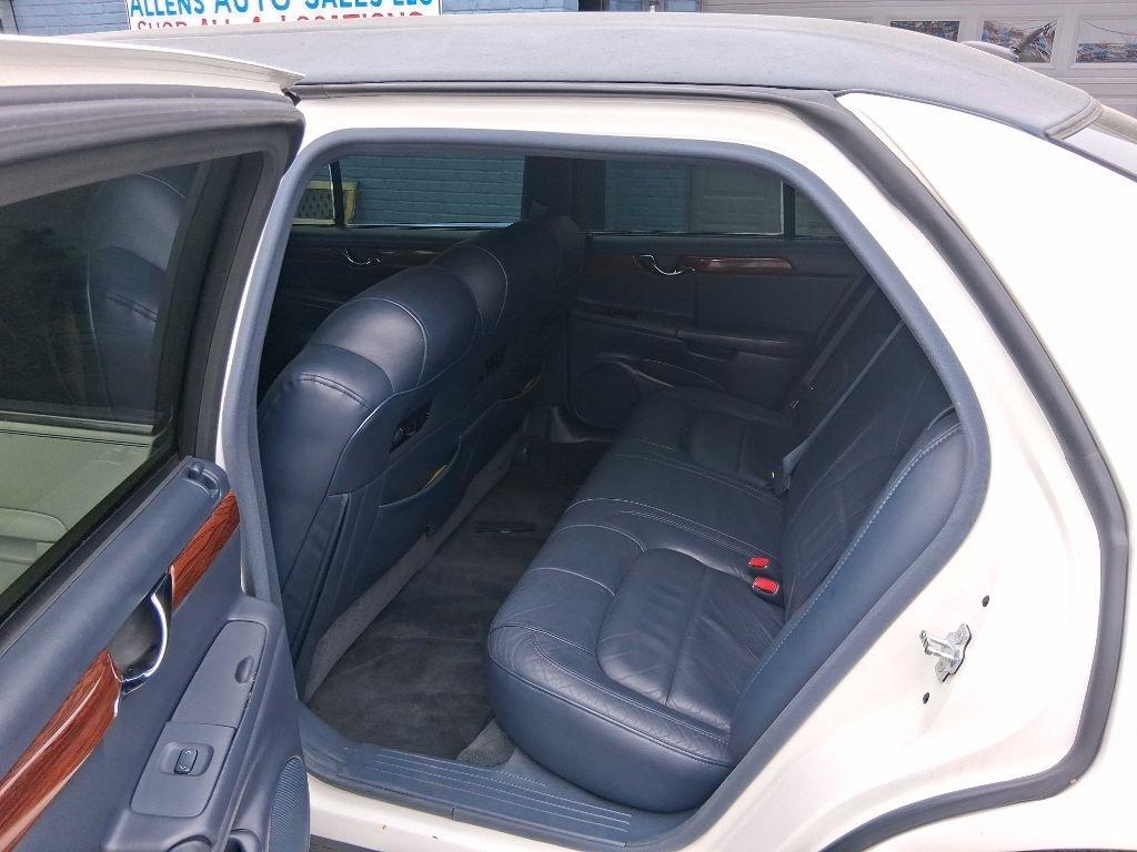 Cadillac Krystal Koach Base FWD 2005