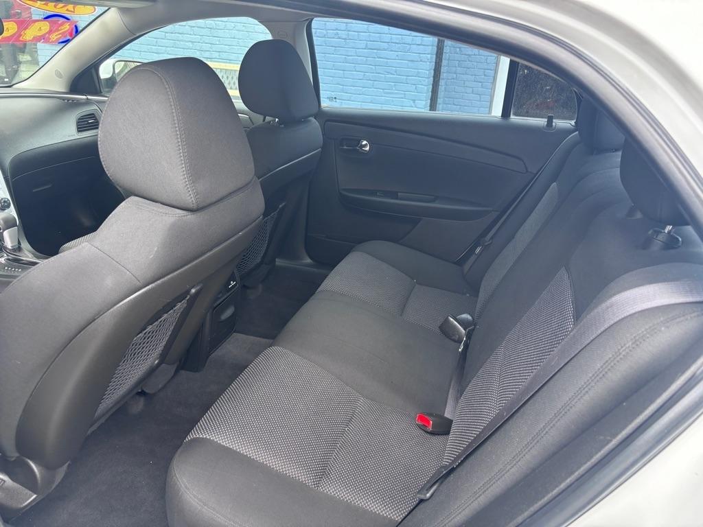 Chevrolet Malibu 1LT 2012