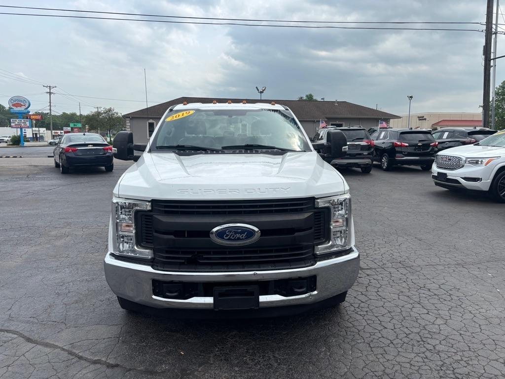 Ford F-350 SD XL Crew Cab Long Bed DRW 2WD 2019