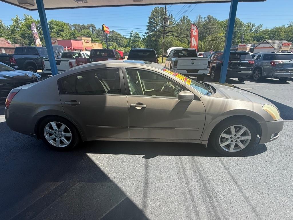 Nissan Maxima SE 2005