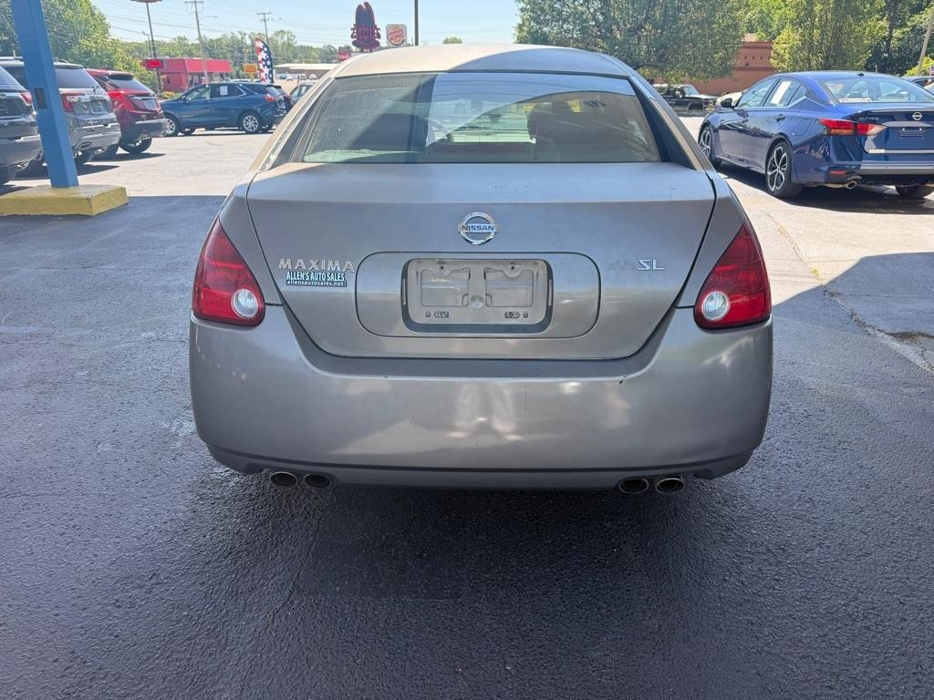 Nissan Maxima SE 2005