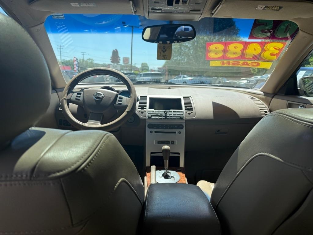 Nissan Maxima SE 2005