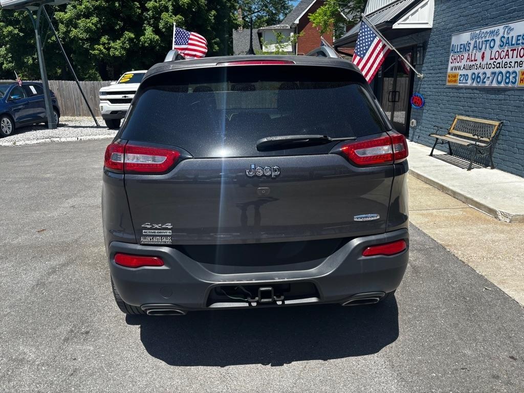 Jeep Cherokee Latitude 4WD 2015