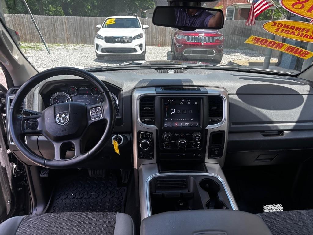 RAM 1500 SLT Crew Cab SWB 4WD 2018