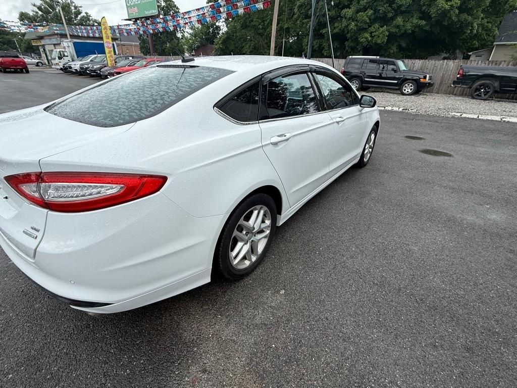 Ford Fusion SE 2013