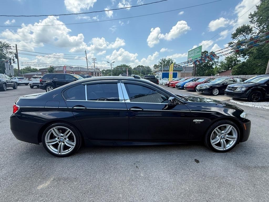 BMW 5-Series 535xi 2011