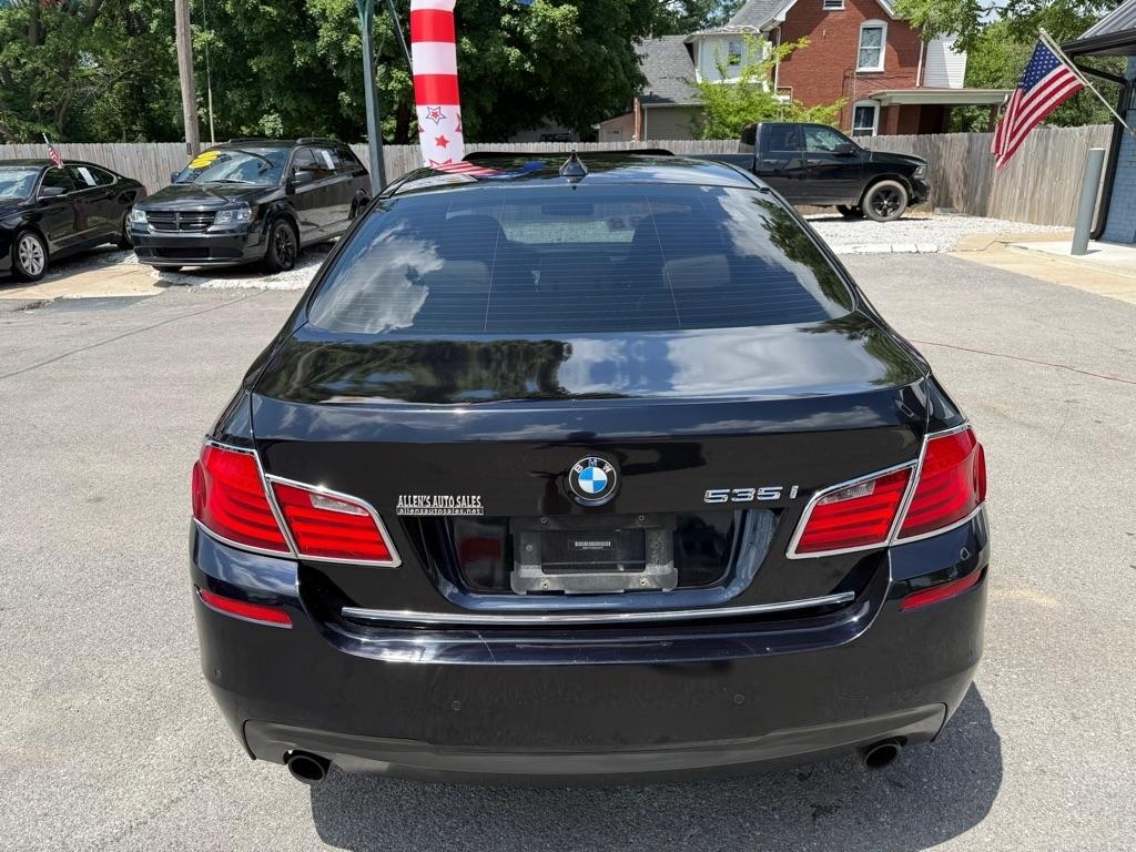 BMW 5-Series 535xi 2011