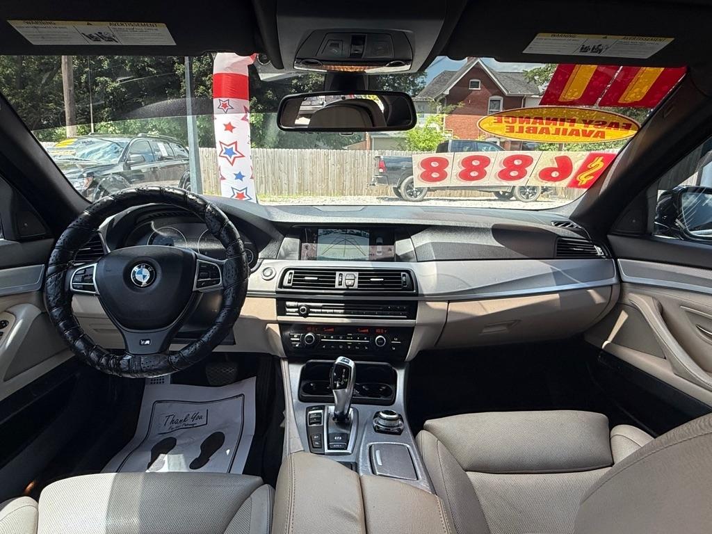BMW 5-Series 535xi 2011