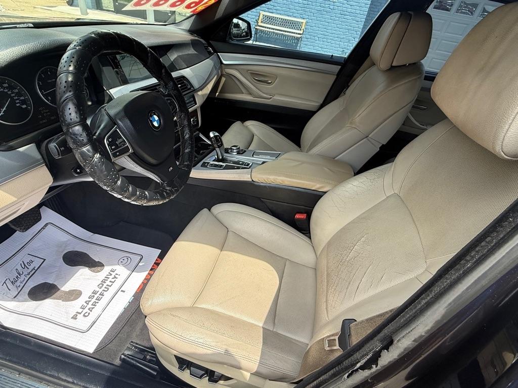 BMW 5-Series 535xi 2011