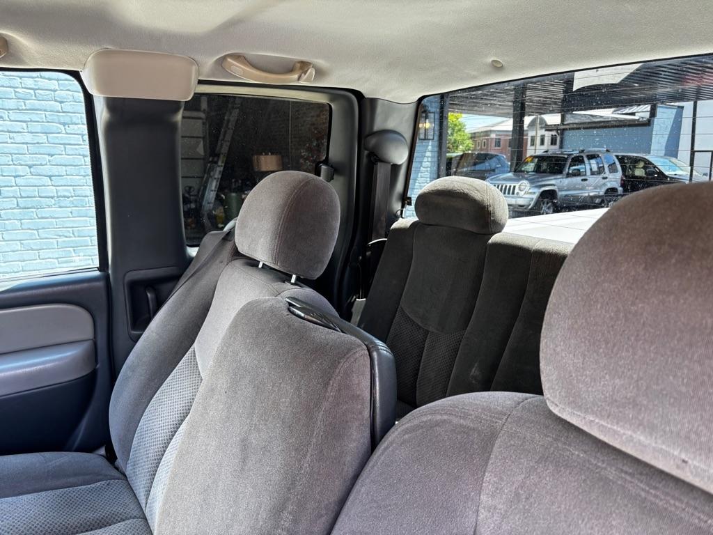 Chevrolet Silverado 1500 Work Truck Ext. Cab Short Bed 2WD 2004