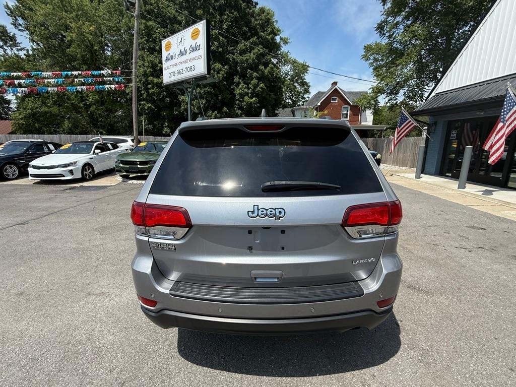 Jeep Grand Cherokee Laredo E 2WD 2021