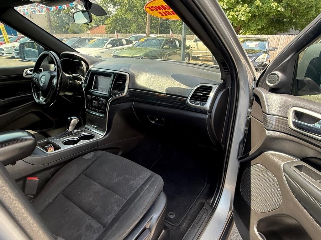 Jeep Grand Cherokee Laredo E 2WD 2021