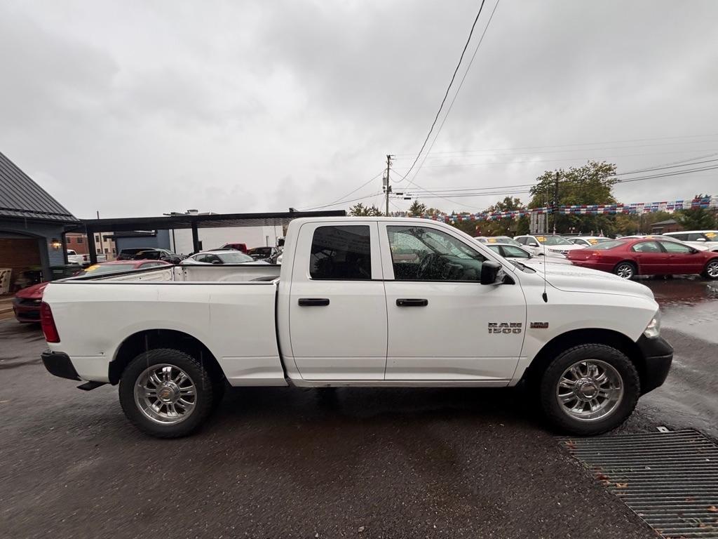 RAM 1500 Tradesman Quad Cab 4WD 2015