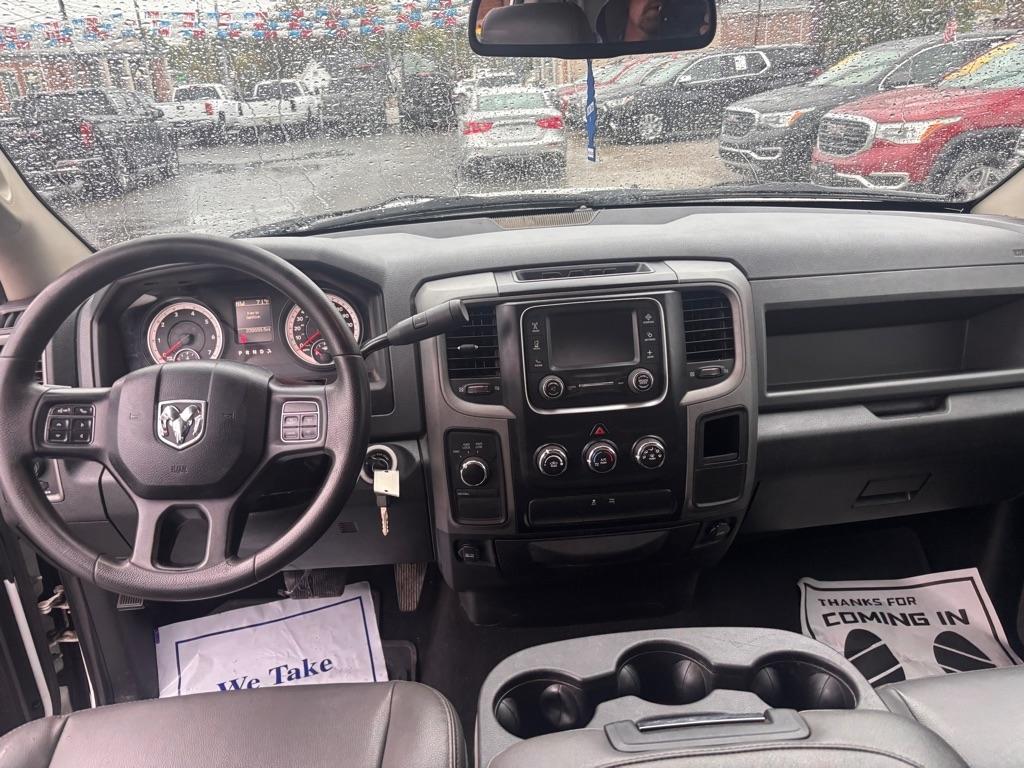 RAM 1500 Tradesman Quad Cab 4WD 2015